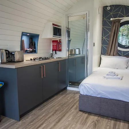 High Oaks Grange - Glamping Hotel Pickering Exterior photo