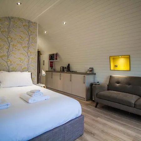 High Oaks Grange - Glamping Hotel Pickering Exterior photo