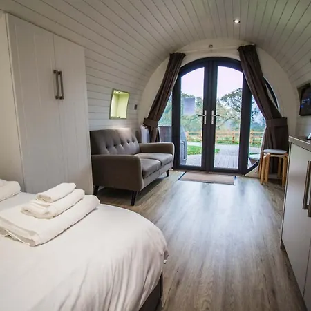 High Oaks Grange - Glamping Hotel Pickering Exterior photo