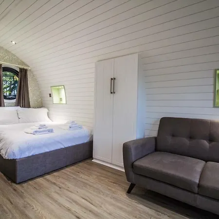 High Oaks Grange - Glamping Hotel Pickering Exterior photo