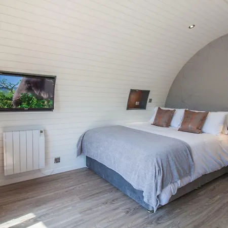 High Oaks Grange - Glamping Hotel Pickering Exterior photo